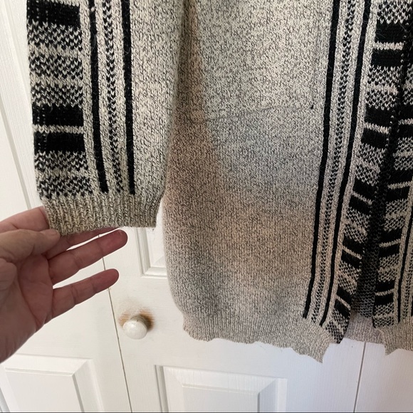 Mia Maddison Heather Design Cardigan - Picture 3 of 8